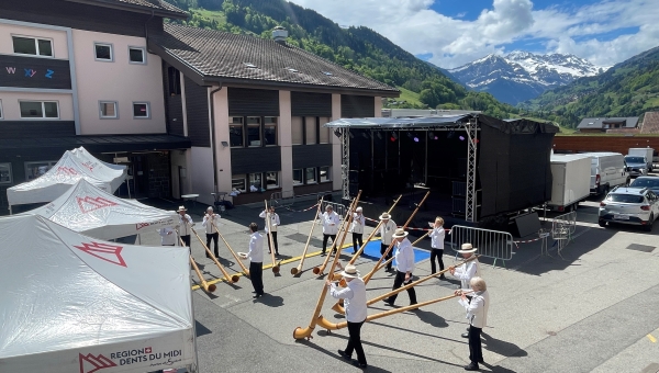 Ambiance conviviale lors de la 3ème édition de la Journée des artistes de Troistorrents